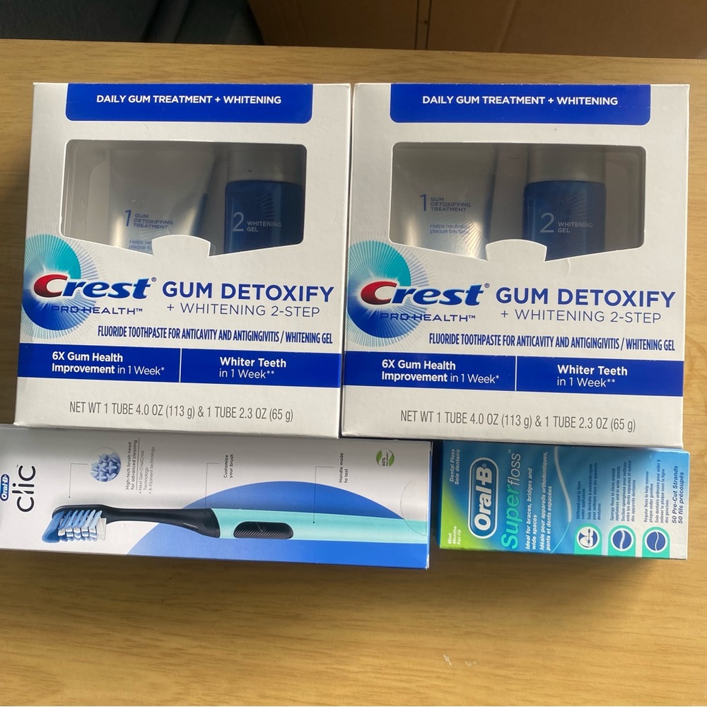 Set of 2 Crest Pro-Health Gum Detoxify Whitening 2 Step+super floss+clic Tbrush